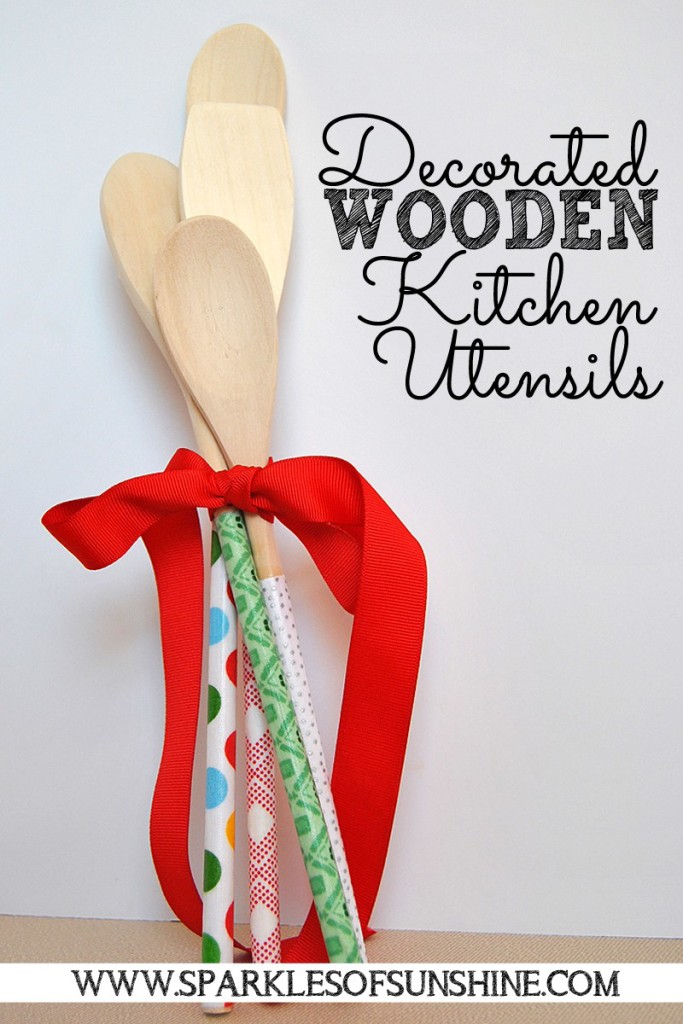 Decorated-Wooden-Kitchen-Utensils